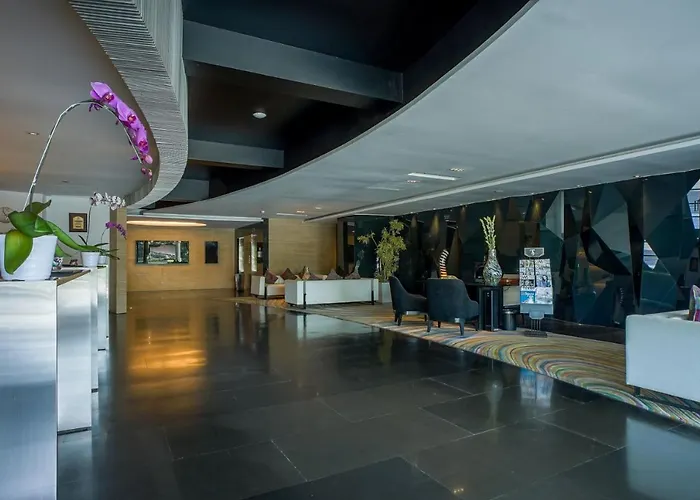 Artotel Ts Suites Surabaya