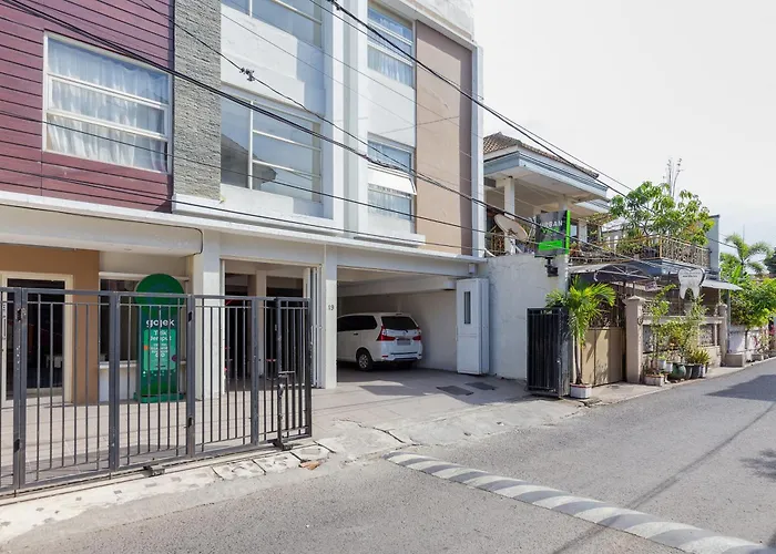 OYO 781 Erga Family Residence Syariah Surabaya